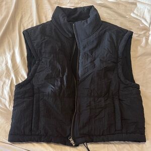 Thread and Supply Women’s Medium Black Cropped Puffer Vest